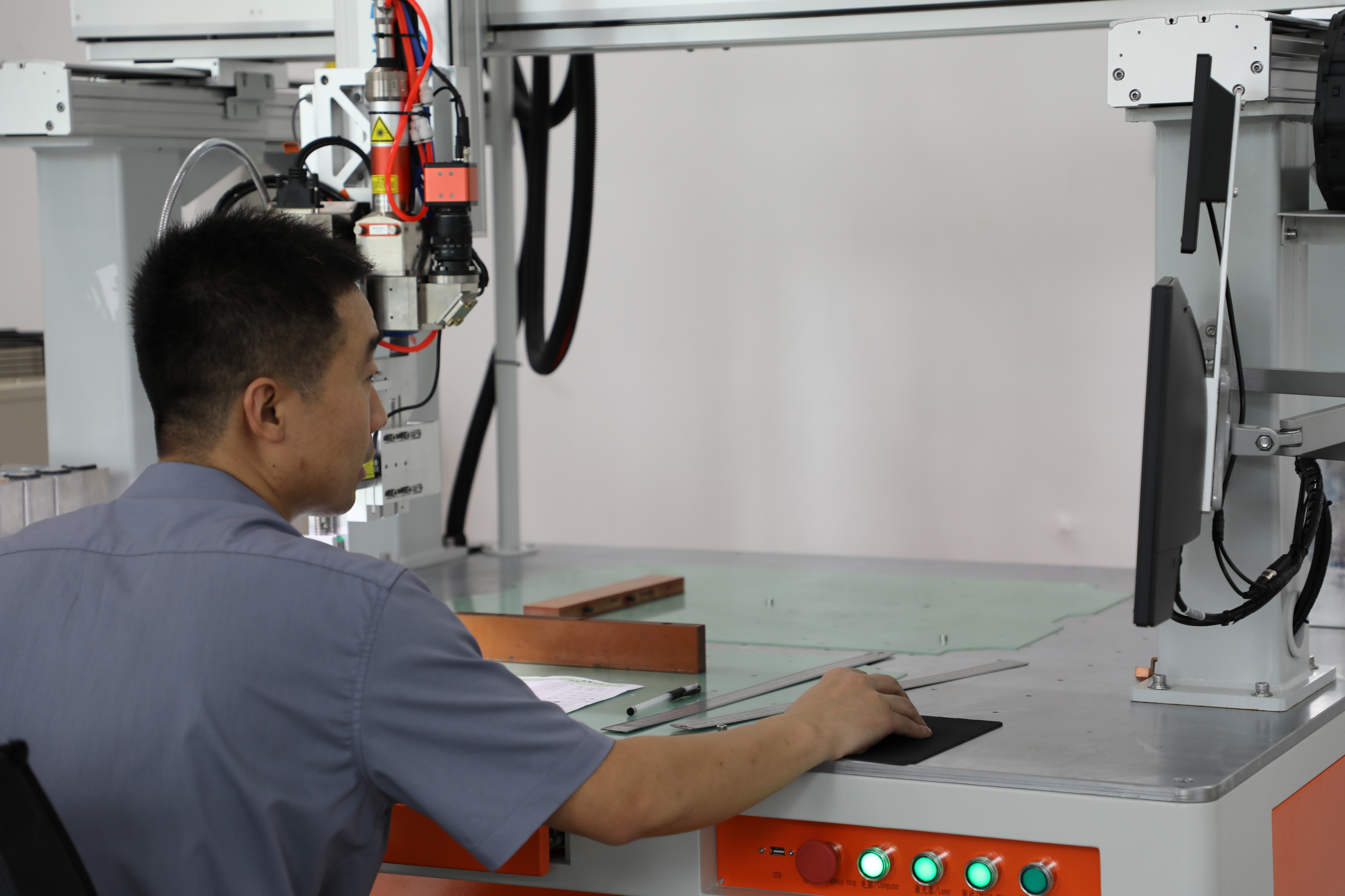 锂电池激光焊接机：精准选购与完善维护保养手册